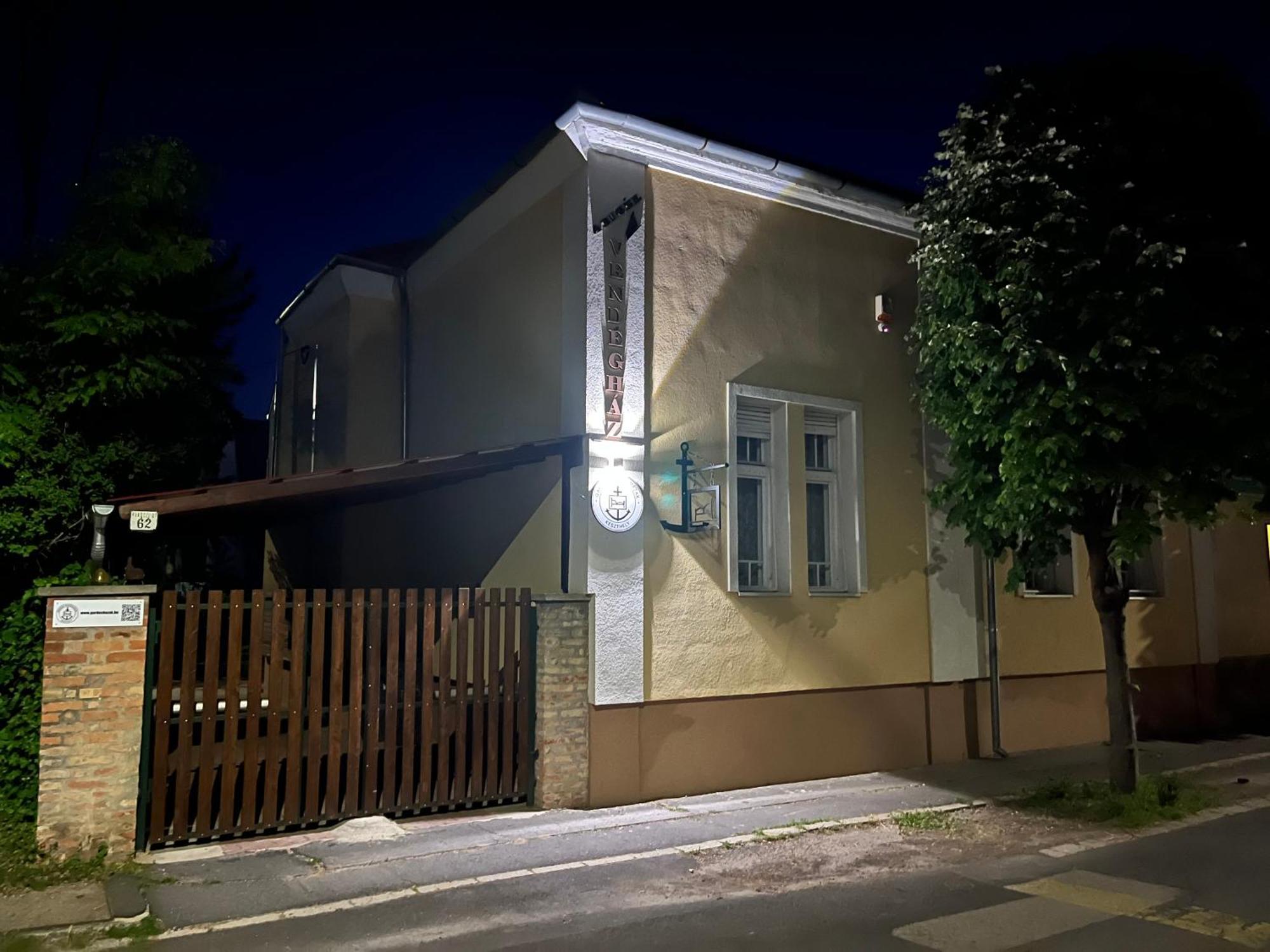 Вилла Abigel Vendeghaz Кестхей Экстерьер фото
